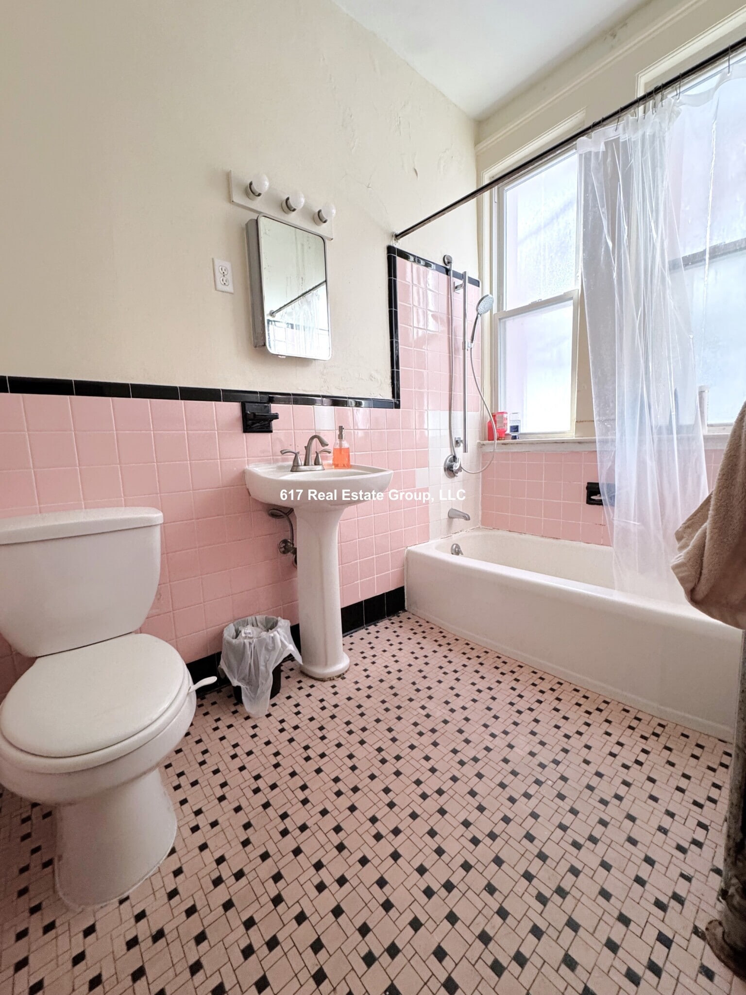 Building Photo - 22 Euston St