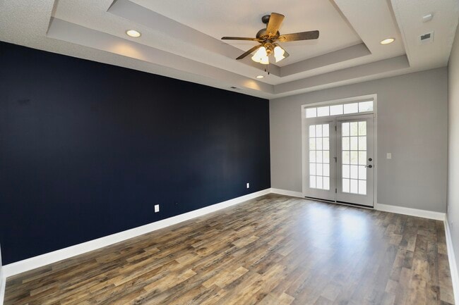 Building Photo - 1855 Beachforest Way