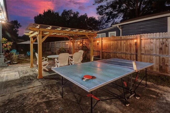 Building Photo - 1221 E Ida St