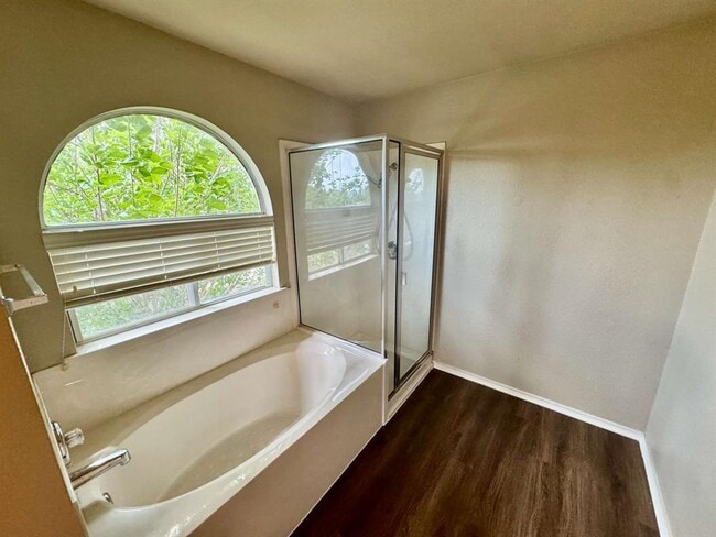 Building Photo - 398 Paddington Dr