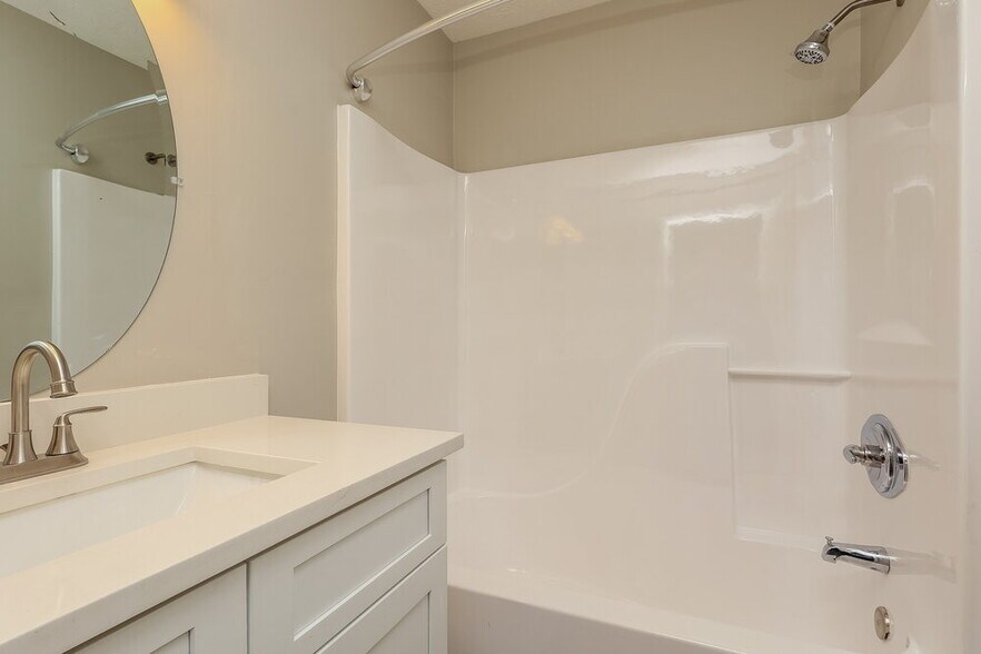 Building Photo - 104 River Bend Rd