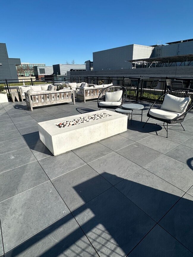 Building Photo - Gorgeous 2BD/2BA Corner Unit in the Heart of Navy Yard | Parking Included