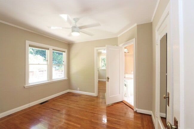 Building Photo - Piedmont Home with Bedroom Suite and Enclosed Yard