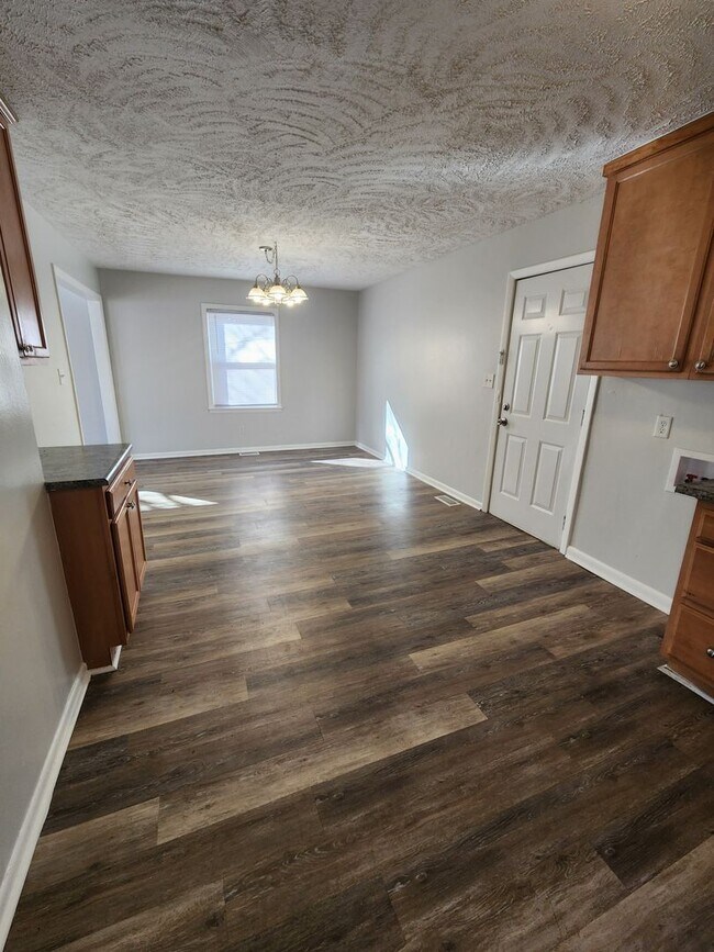 Building Photo - Cute home for rent