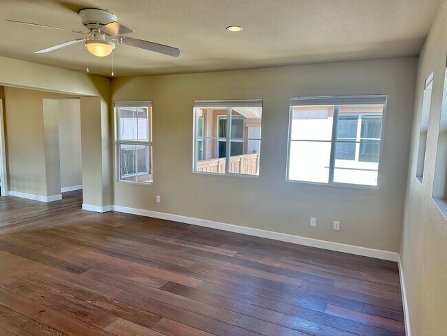 Building Photo - 5 bedroom Pool Home for rent in Murrieta