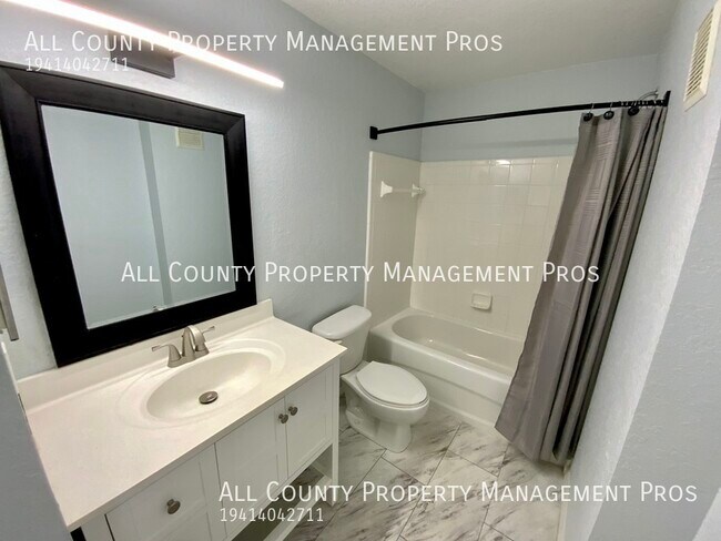 Building Photo - 8932 Manor Loop