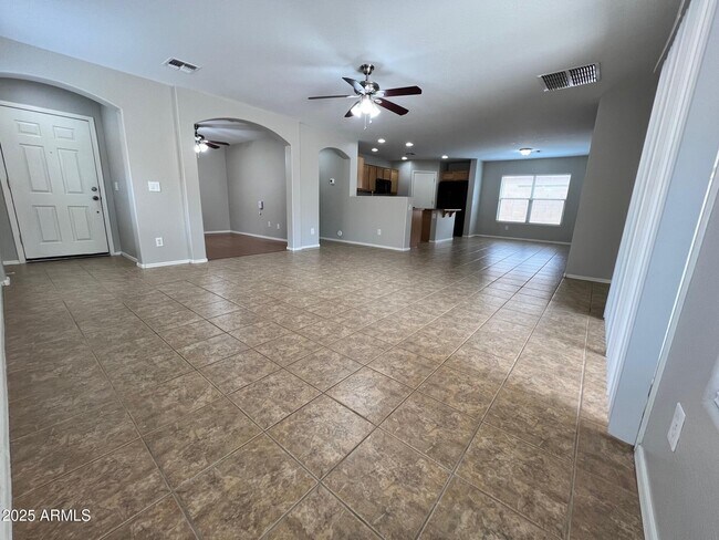 Building Photo - 3119 W Silver Creek Dr