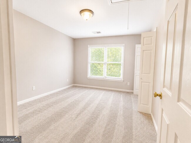 Building Photo - 3391 Fieldwood Dr SE