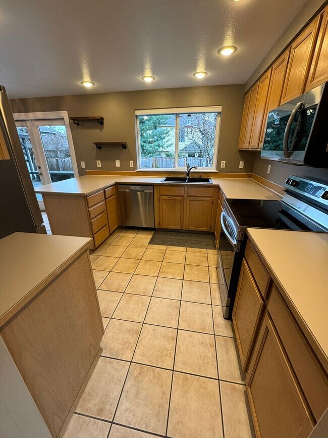 Building Photo - 4Bd/2.5Ba Maple Valley House