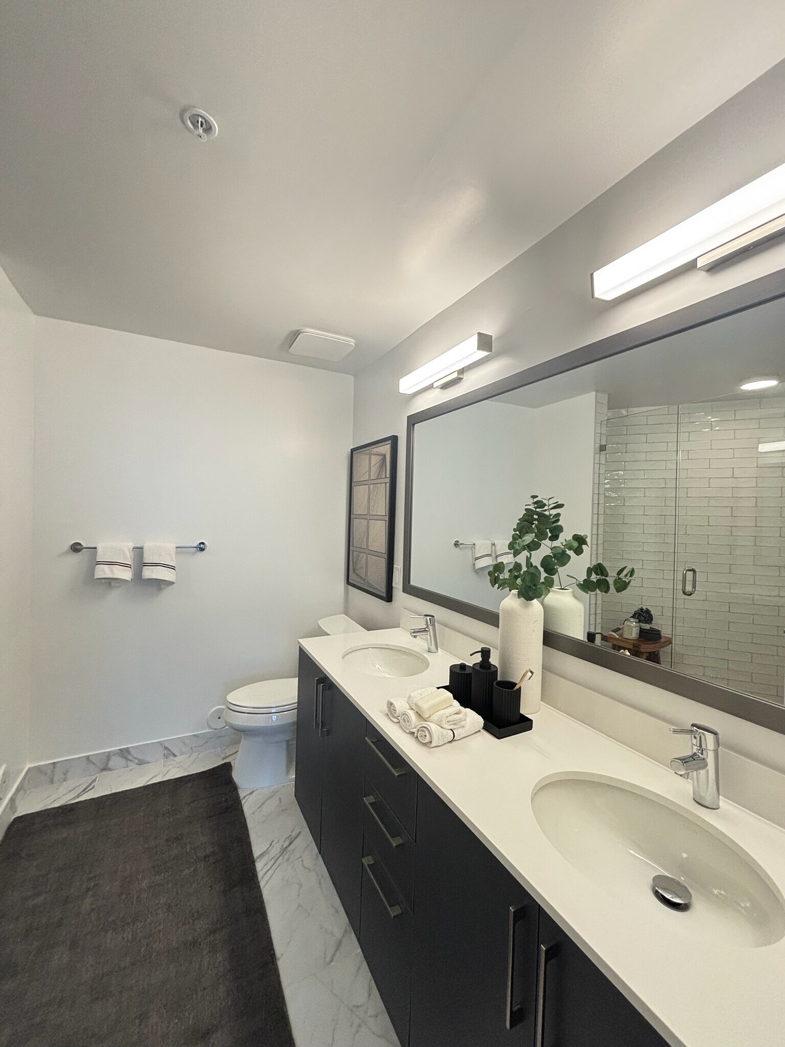 Building Photo - 2385 NE 194th St