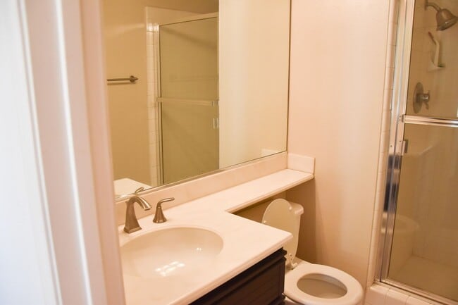 Building Photo - 8215 E White Oak Ridge
