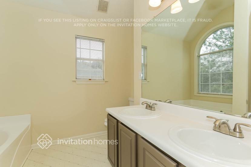 Building Photo - 1131 Collyns Ct