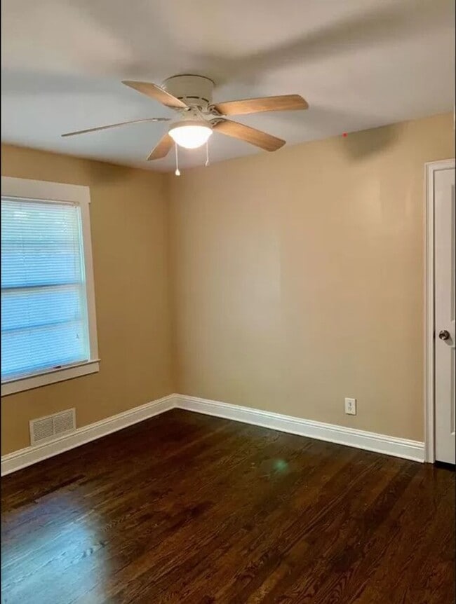 Building Photo - 3 Bed 2 Bath in Atlanta!