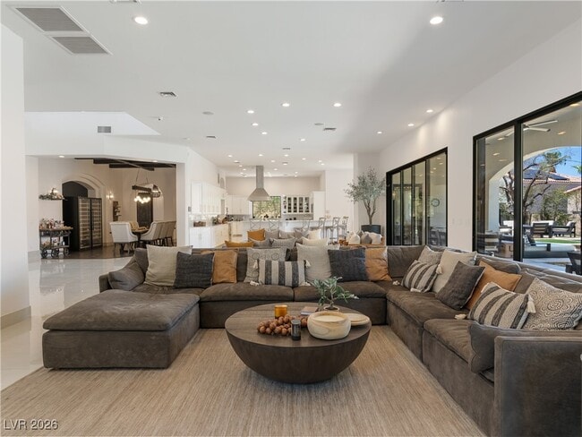 Building Photo - 190 Inveraray Ct