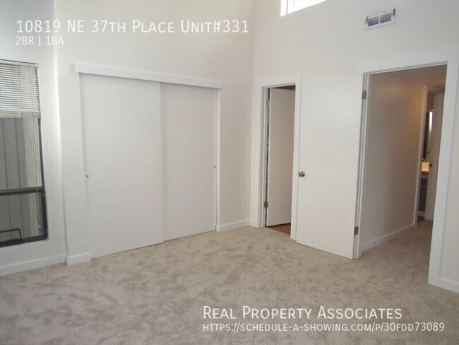 Building Photo - 10819 NE 37th Pl