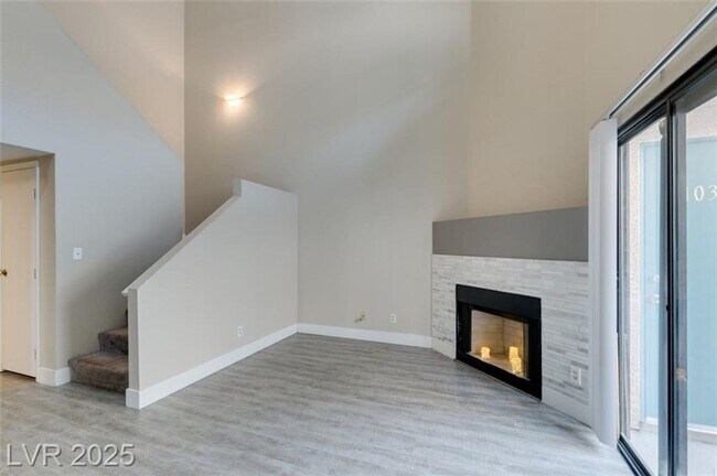 Building Photo - LOCATED IN GATED COMMUNITY JUST MINUTES FR...