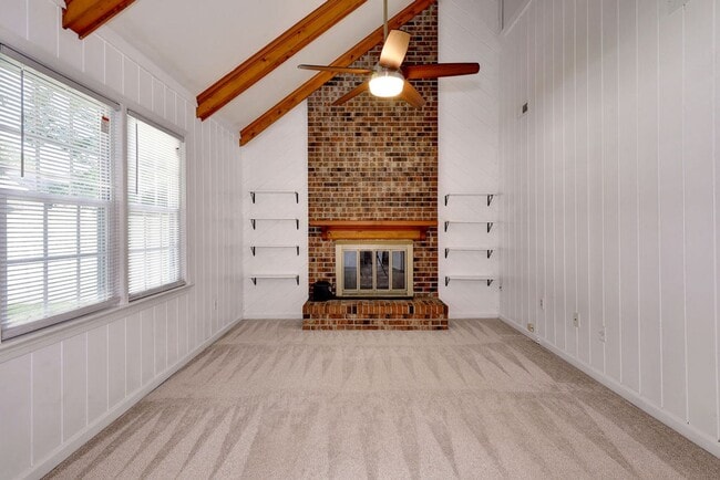 Building Photo - Cute Two Story With Nice Upgrades
