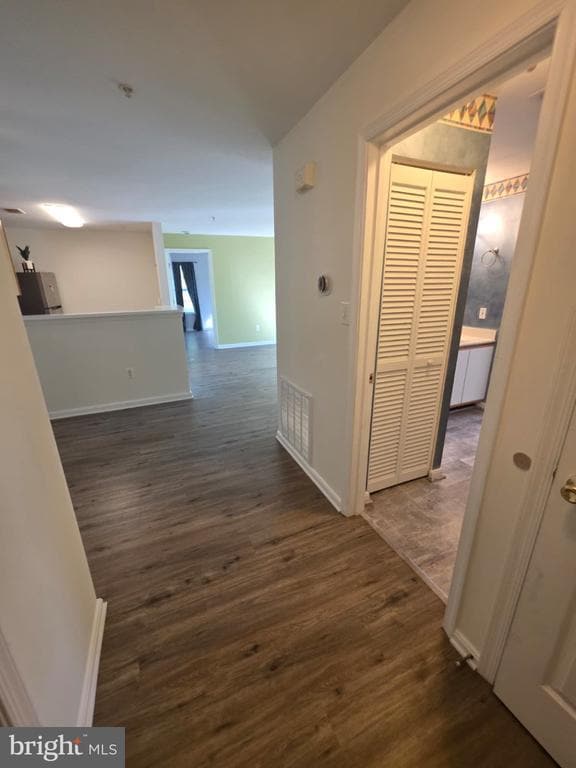 Building Photo - 1055 Gardenview Loop