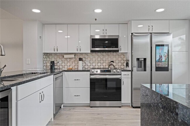 Building Photo - 19111 Vista Bay Dr