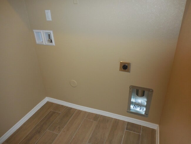 Building Photo - 7312 Glacier Dr