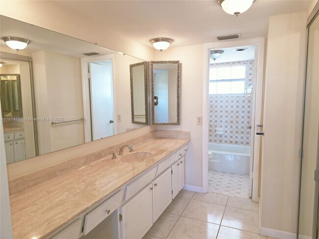 Building Photo - 4140 NW 44th Ave