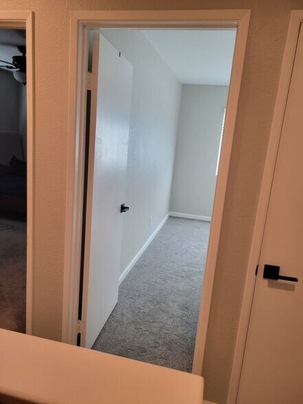 Building Photo - 12132 Wintergreen Dr