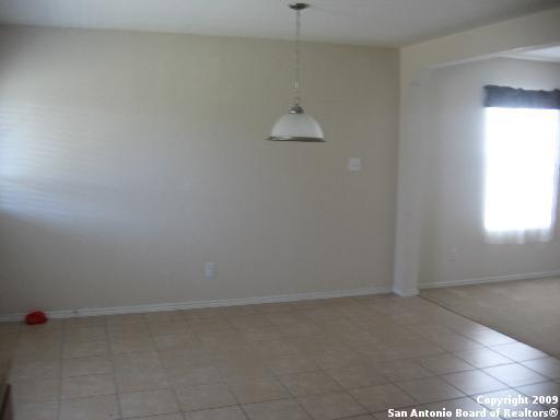 Building Photo - 204 N Willow Way