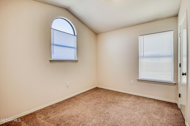 Building Photo - 6216 Spotted Eagle Dr
