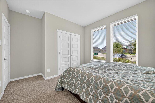 Building Photo - 3806 Favor Frst Ct