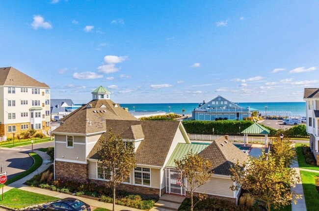 Building Photo - 22 Cooper Ave