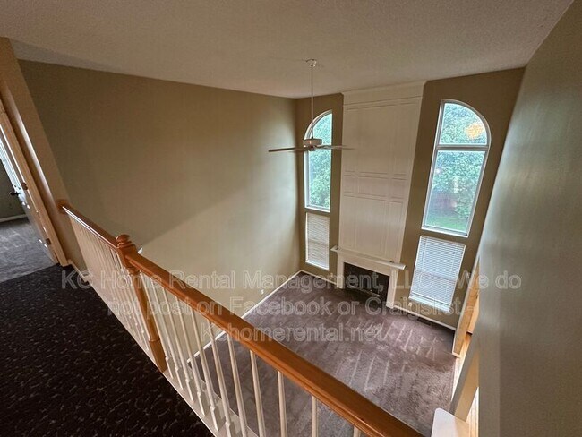 Building Photo - 9305 N Charlotte Ct