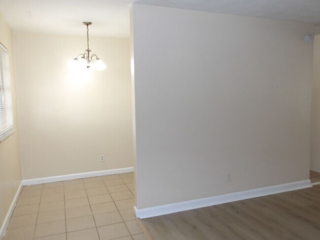 Building Photo - 4012 Southern Pkwy