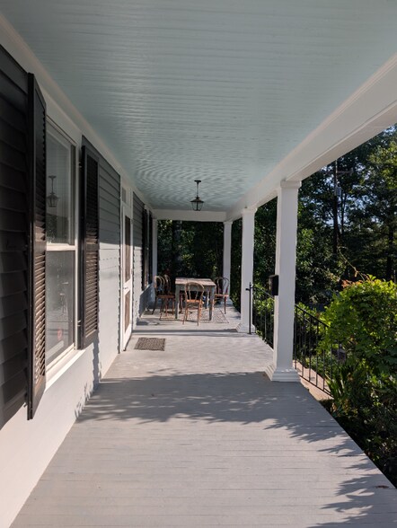 Building Photo - 809 Simpson St