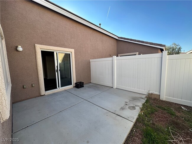 Building Photo - 10402 Melon Cactus St