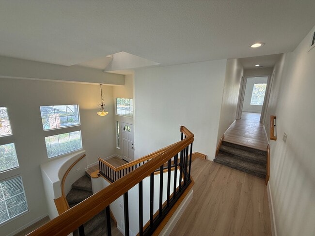 Building Photo - 3-Bedroom Home with Dual Fireplaces, Dual Balconies, and Community Pool in Valencia!