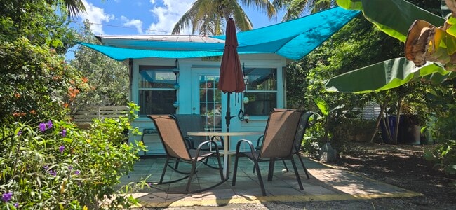 Building Photo - 1735 Bahama Dr