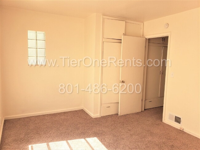 Building Photo - This property offers a NO DEPOSIT option a...