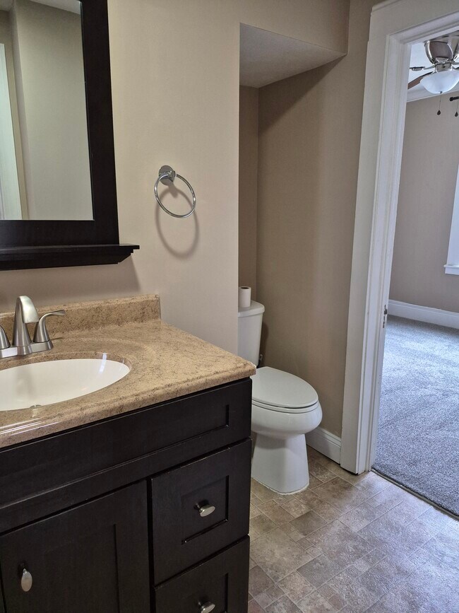 Building Photo - 136 N Mantua St