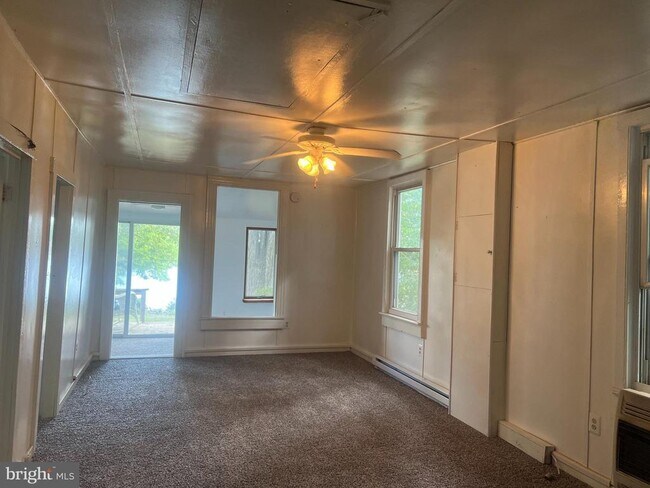 Building Photo - 1 Punte Ln