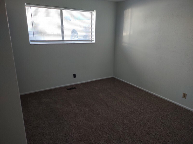 Building Photo - 3251 S 4180 W