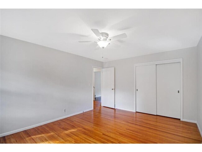 Building Photo - 3829 Ewing Ave S