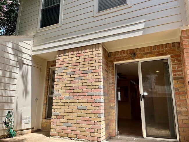 Building Photo - 2808 Grants Lake Blvd