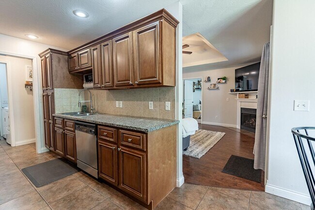 Building Photo - 4 Bedroom | 2 Bathroom | 2 Car Garage | Ba...