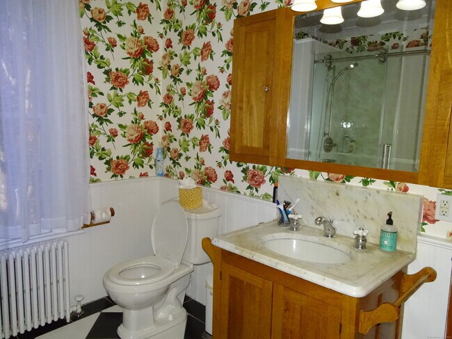 Building Photo - 101 S Main St