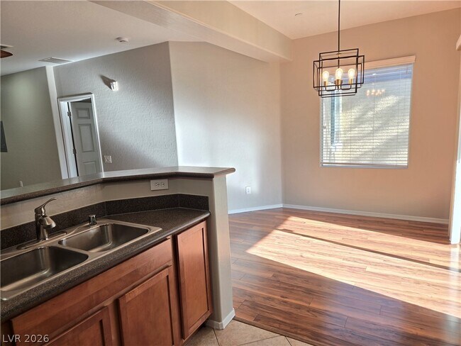 Building Photo - 6868 Sky Pointe Dr