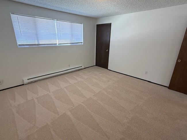 Building Photo - Alfi 3510 4-plex - Everett