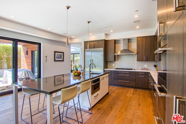 Building Photo - 2345 27th St