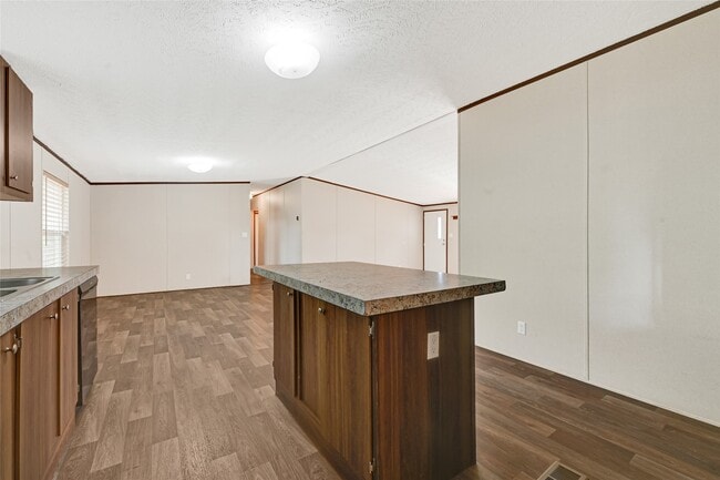 Building Photo - 18565 Huckleberry Ln