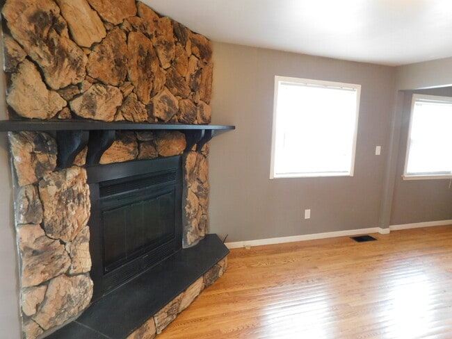 Building Photo - Move In Ready Ranch