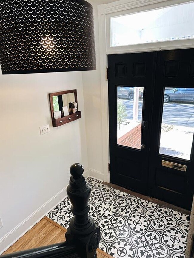 Building Photo - 99 Olive St